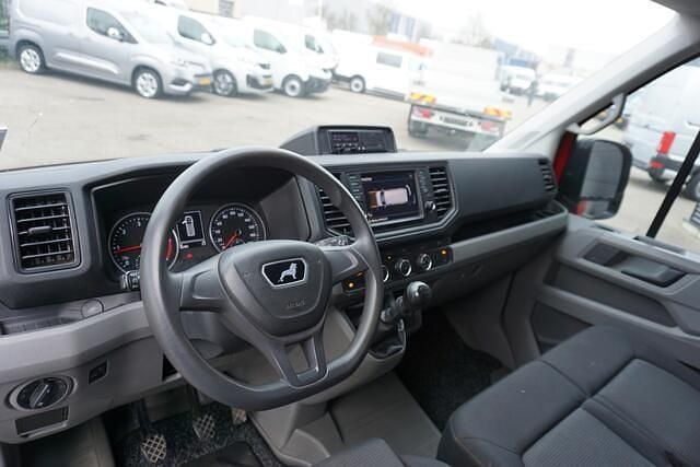 Occasion MAN TGE 177 PK (130 kW) 2019 Rood Van