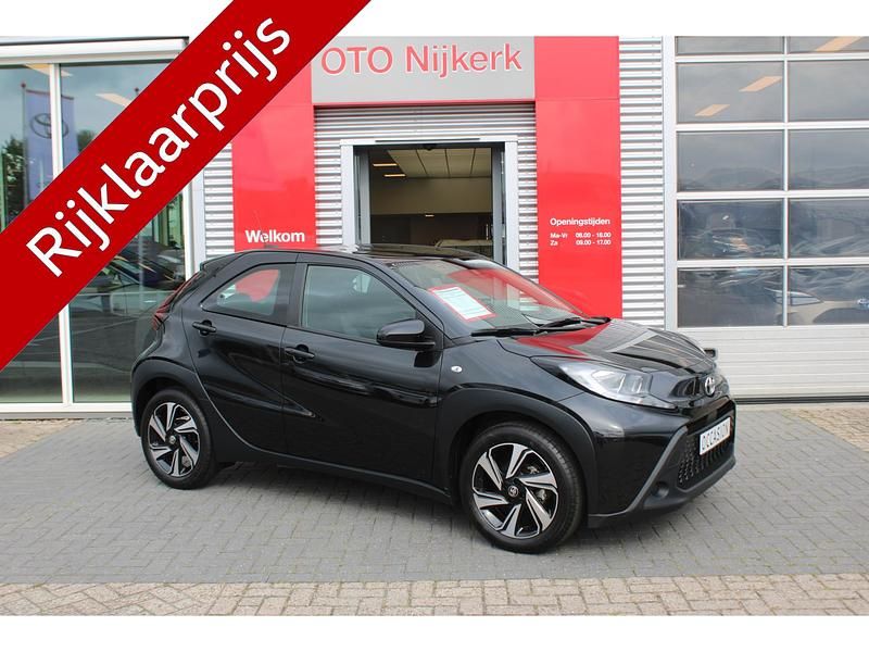 Zwart Gebruikt 2022 Toyota Aygo X Limited SUV | € 19.900 - Afbeelding 1/4