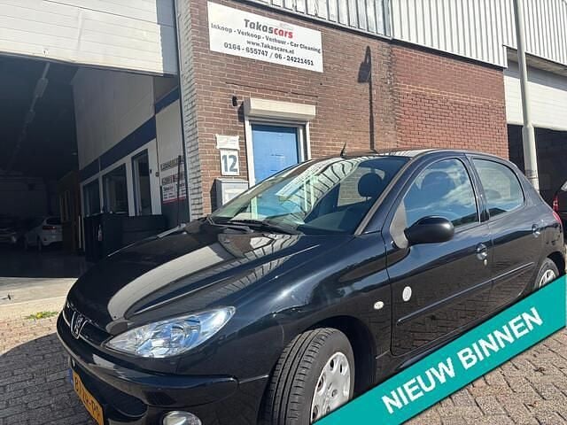 Zwart Gebruikt 2008 Peugeot 206 Hatchback | € 1.549 (Eerlijke prijs) - Afbeelding 1/4