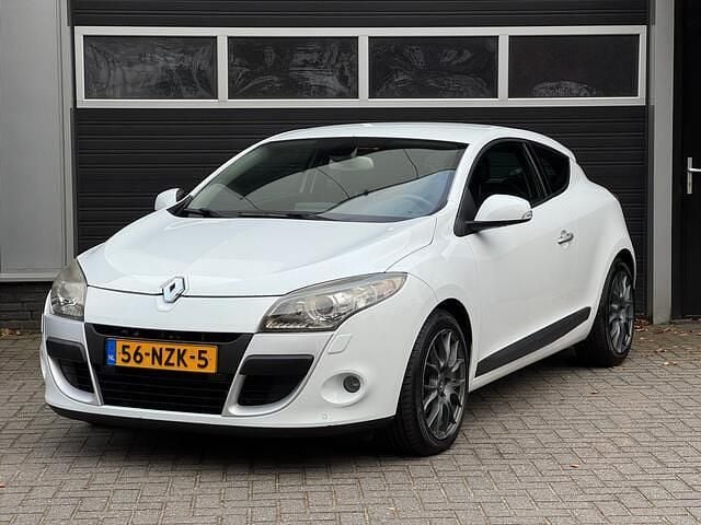 Wit Gebruikt 2011 Renault Mégane Coupé Coupé | € 5.950 (Eerlijke prijs) - Afbeelding 1/4