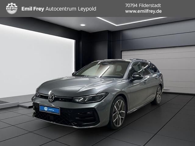 Grijs Occasion 2024 VW Passat R-line Sedan | € 61.252 (Duur) - Afbeelding 1/4