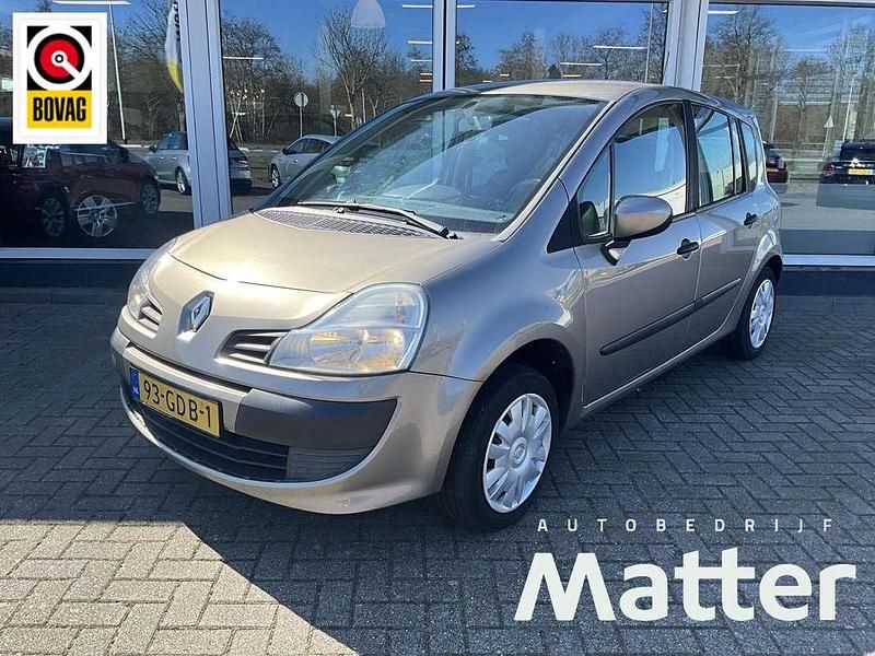 Beige Gebruikt 2008 Renault Grand Modus Authentique MPV | € 2.495 (Iets duurder) - Afbeelding 1/4