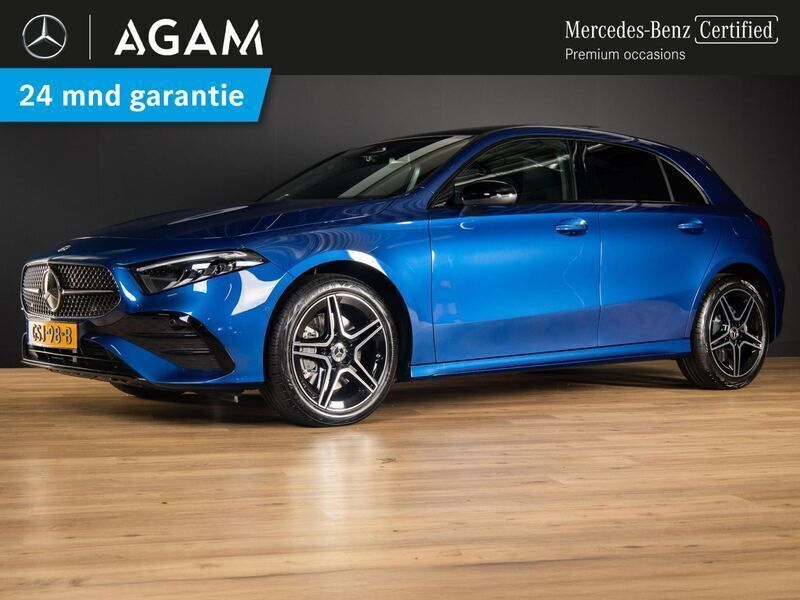 Blauw Gebruikt 2024 Mercedes E250 AMG line Hatchback | € 40.950 (Eerlijke prijs) - Afbeelding 1/4