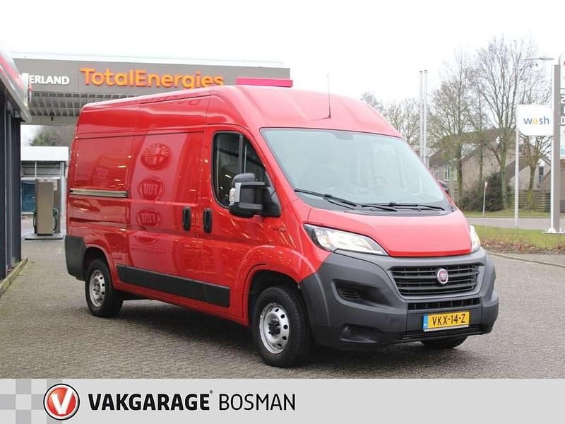 Rood Occasion 2021 Fiat Ducato Van | € 14.400 (Super prijs) - Afbeelding 1/4