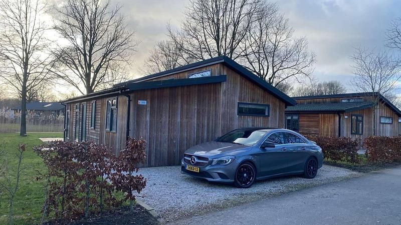 Grijs Occasion 2013 Mercedes CLA220 Ambition Sedan | € 13.900 - Afbeelding 1/3