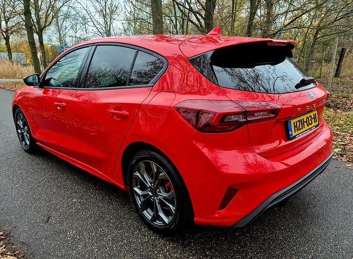 Occasion Ford Focus ST-Line X 125 PK (91 kW) 2025 Rood Hatchback