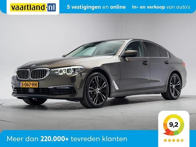 Bruin Occasion 2020 BMW 530e Executive Sedan | € 25.909 (Super prijs) - Afbeelding 1/4