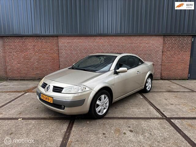 Occasion Renault Mégane Cabriolet Authentique 113 PK (83 kW) 2005 Goud Cabriolet