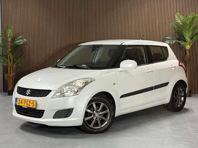 Wit Gebruikt 2011 Suzuki Swift Comfort Hatchback | € 4.495 (Eerlijke prijs) - Afbeelding 1/4