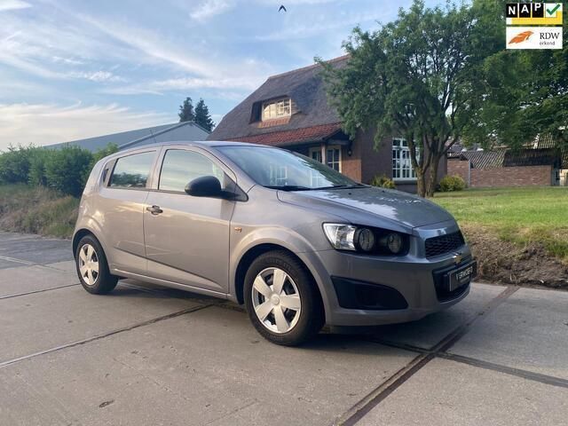 Grijs Gebruikt 2011 Chevrolet Aveo LS Hatchback | € 3.990 (Iets duurder) - Afbeelding 1/4