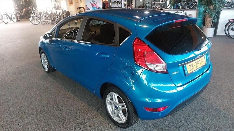 Occasion Ford Fiesta 101 PK (74 kW) 2013 Blauw Hatchback