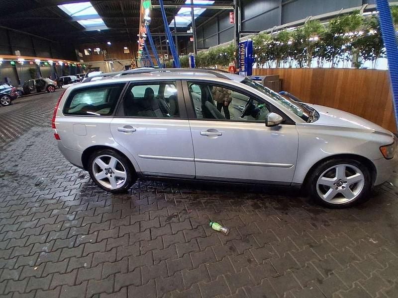 Zilver Occasion 2004 Volvo V50 Stationwagen | € 1.850 (Eerlijke prijs) - Afbeelding 1/4