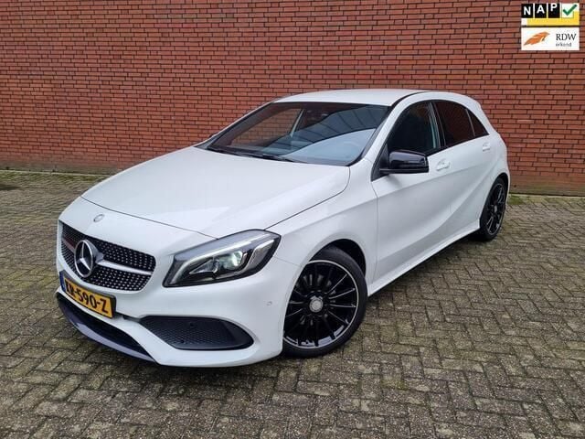 Wit Gebruikt 2016 Mercedes A180 AMG Hatchback | € 16.750 (Eerlijke prijs) - Afbeelding 1/4