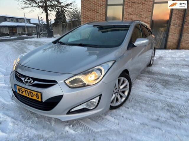 Grijs Occasion 2012 Hyundai i40 Stationwagen | € 5.950 (Eerlijke prijs) - Afbeelding 1/4