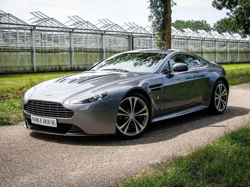 Zilver Gebruikt 2011 Aston Martin Vantage Coupé | € 115.000 - Afbeelding 1/4