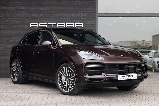 Bruin, metallic lak Gebruikt 2020 Porsche Cayenne Turbo SUV | € 109.800 - Afbeelding 1/4