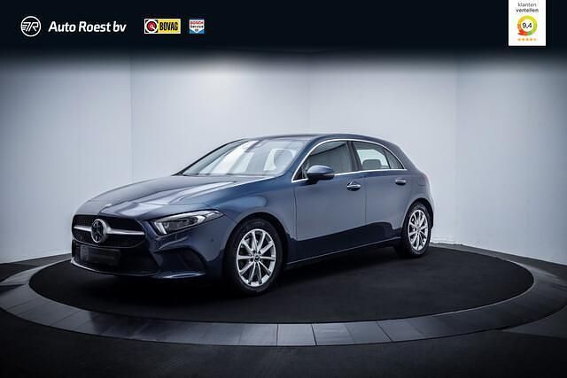 Blauw Occasion 2019 Mercedes A220 Premium Hatchback | € 26.750 (Super prijs) - Afbeelding 1/4