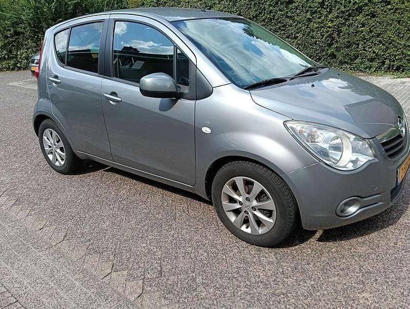 Grijs Gebruikt 2013 Opel Agila Stationwagen | € 5.495 (Eerlijke prijs) - Afbeelding 1/4