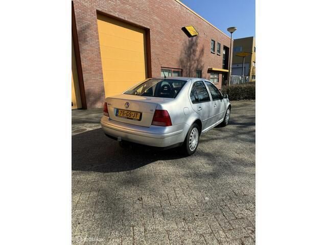 Occasion VW Bora Comfortline 105 PK (77 kW) 2001 Grijs Sedan