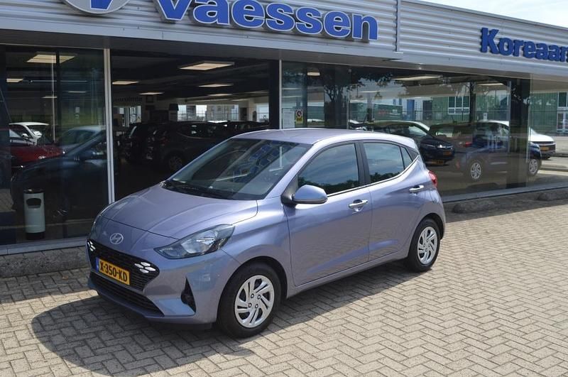 Blauw Gebruikt 2024 Hyundai i10 Comfort Hatchback | € 20.400 (Eerlijke prijs) - Afbeelding 1/4
