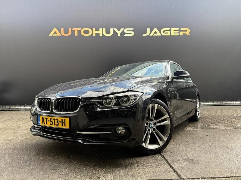 Zwart Gebruikt 2016 BMW 330e Executive Sedan | € 15.950 (Goede deal) - Afbeelding 1/4