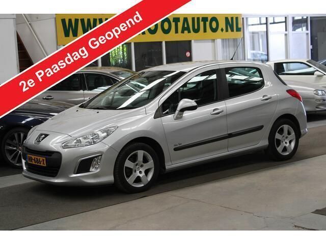 Grijs Gebruikt 2011 Peugeot 308 Access Hatchback | € 3.744 (Eerlijke prijs) - Afbeelding 1/4