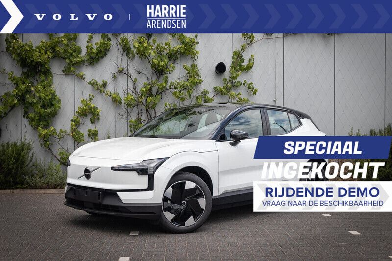 Wit Nieuw 2025 Volvo EX30 Plus SUV | € 39.620 - Afbeelding 1/4