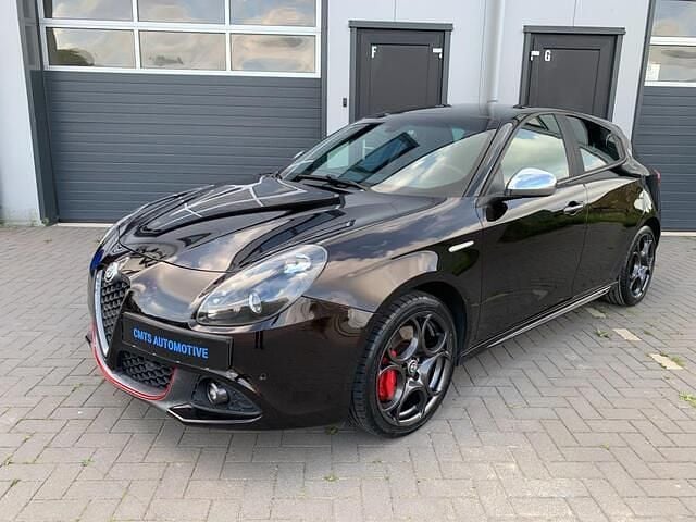 Zwart Gebruikt 2017 Alfa Romeo Giulietta Super Hatchback | € 13.499 (Eerlijke prijs) - Afbeelding 1/4