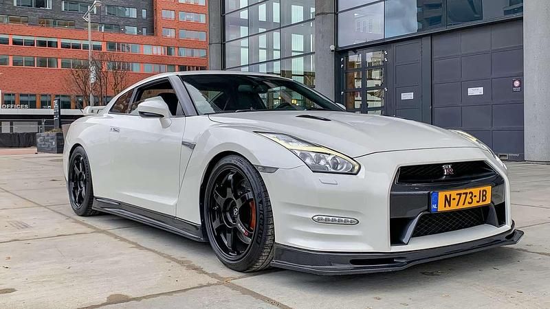 Wit Gebruikt 2015 Nissan GT-R Track Edition Coupé | € 109.950 - Afbeelding 1/4