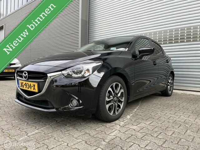 Zwart, metallic lak Gebruikt 2016 Mazda 2 Hatchback | € 12.995 (Eerlijke prijs) - Afbeelding 1/4