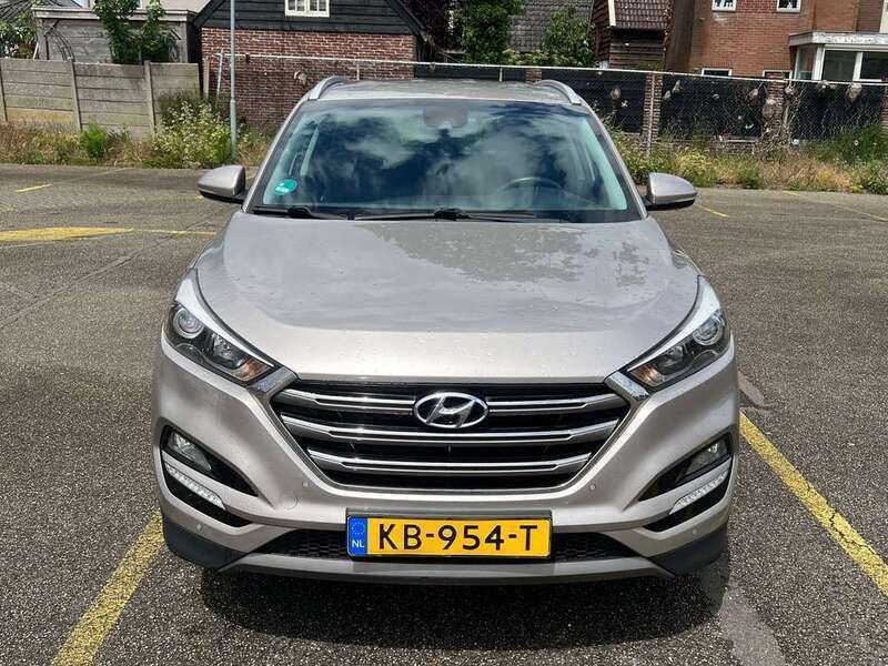 Beige Gebruikt 2016 Hyundai Tucson Comfort SUV | € 14.200 (Eerlijke prijs) - Afbeelding 1/4
