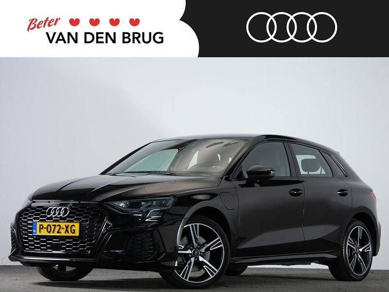 Zwart Gebruikt 2021 Audi A3 Sportback e-tron S-Line Hatchback | € 28.485 (Eerlijke prijs) - Afbeelding 1/4