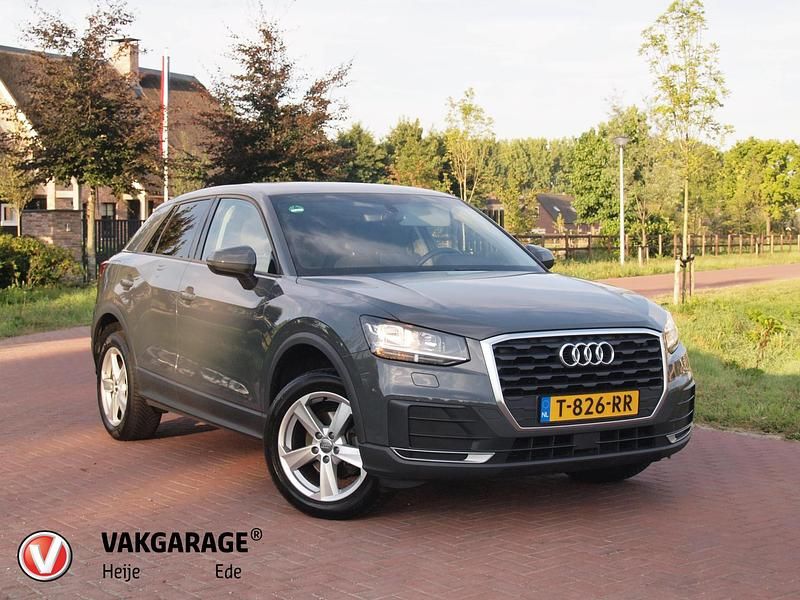 Grijs Gebruikt 2019 Audi Q2 Basis SUV | € 20.490 - Afbeelding 1/4