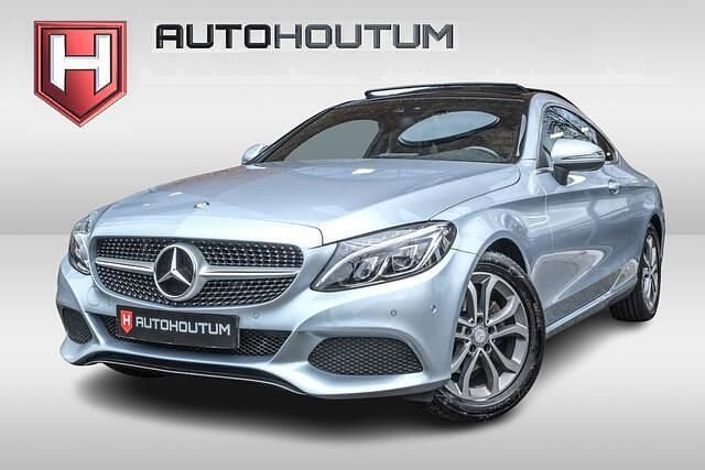 Grijs (metallic) Gebruikt 2017 Mercedes C180 Edition Coupé | € 21.995 (Super prijs) - Afbeelding 1/4