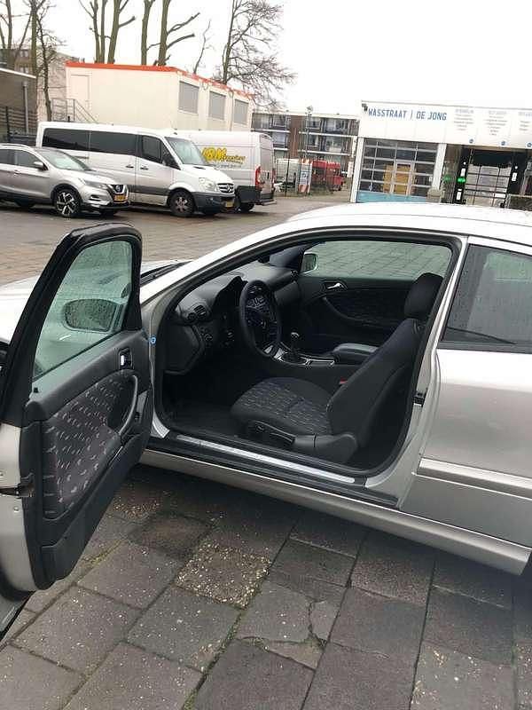 Gebruikt 2003 Mercedes C180 Avantgarde Stationwagen | € 1.800 - Afbeelding 1/4