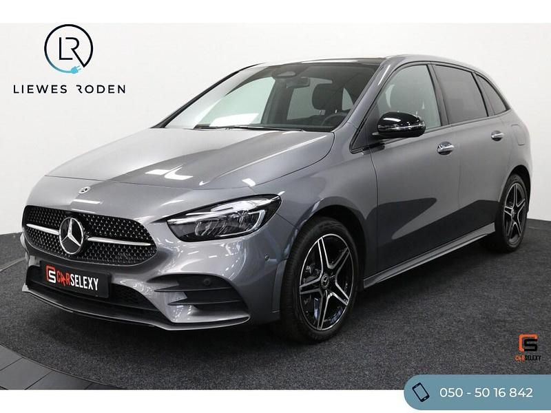 Grijs Gebruikt 2024 Mercedes B250 AMG line MPV | € 43.950 (Iets duurder) - Afbeelding 1/4