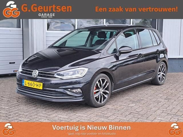 Zwart, metallic lak Gebruikt 2018 VW Golf Sportsvan Highline MPV | € 18.450 (Eerlijke prijs) - Afbeelding 1/4