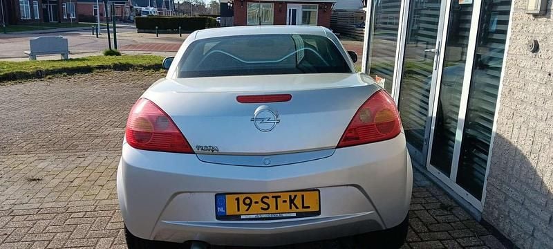 Occasion Opel Tigra Sport 90 PK (66 kW) 2006 Zilver Cabriolet