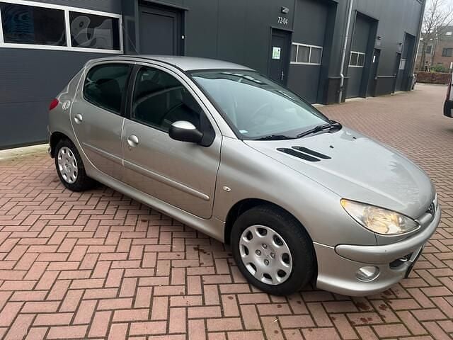 Occasion Peugeot 206 75 PK (55 kW) 2006 Grijs Hatchback