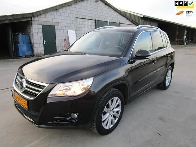 Zwart Occasion 2011 VW Tiguan Sport SUV | € 5.850 (Goede deal) - Afbeelding 1/4