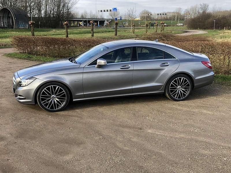 Grijs Gebruikt 2012 Mercedes CLS350 Sedan | € 18.000 (Eerlijke prijs) - Afbeelding 1/4