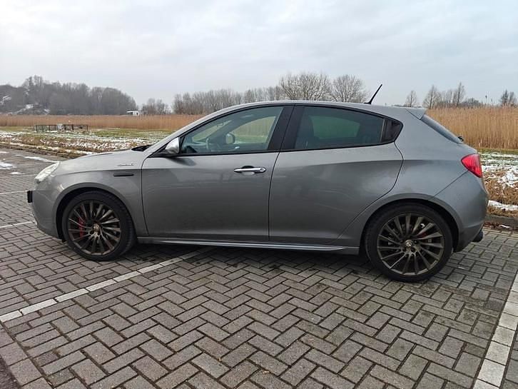 Occasion Alfa Romeo Giulietta 170 PK (125 kW) 2013 Grijs Hatchback