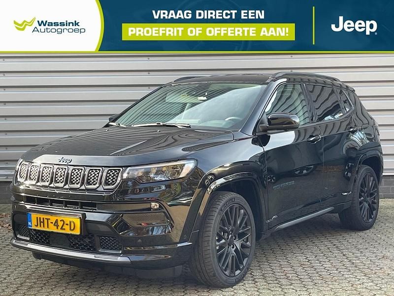 Zwart Gebruikt 2022 Jeep Compass SUV | € 26.840 (Eerlijke prijs) - Afbeelding 1/4