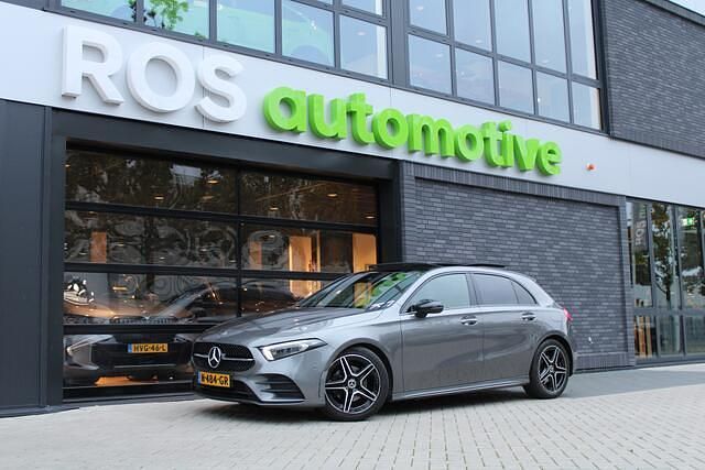 Grijs Gebruikt 2021 Mercedes A200 Business Hatchback | € 28.750 (Iets duurder) - Afbeelding 1/4