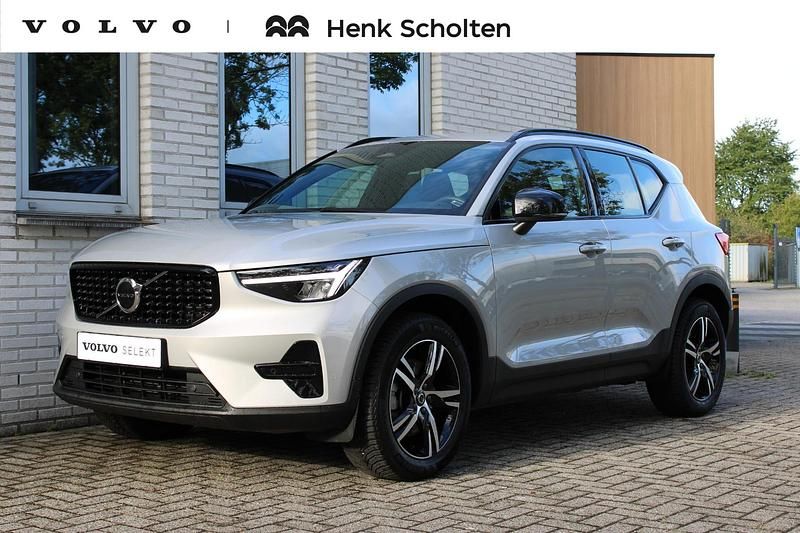 Grijs Gebruikt 2024 Volvo XC40 Plus SUV | € 43.950 (Eerlijke prijs) - Afbeelding 1/3