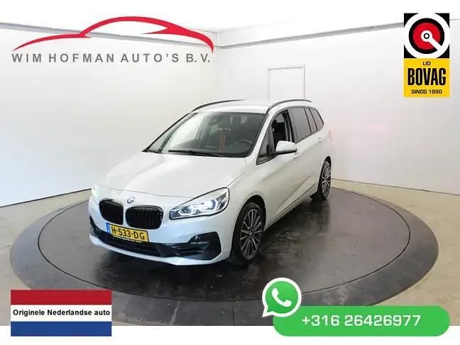 Wit, metallic lak Gebruikt 2020 BMW 220 Gran Tourer Executive MPV | € 26.740 (Eerlijke prijs) - Afbeelding 1/4