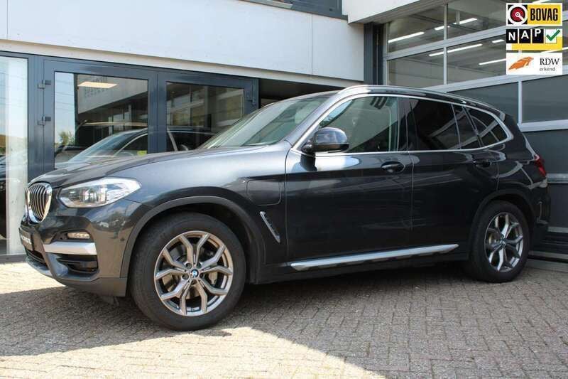 Grijs, metallic lak Gebruikt 2020 BMW X3 xLine SUV | € 33.900 (Goede deal) - Afbeelding 1/4