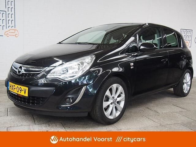 Zwart, metallic lak Gebruikt 2012 Opel Corsa Selection Hatchback | € 5.945 (Eerlijke prijs) - Afbeelding 1/4