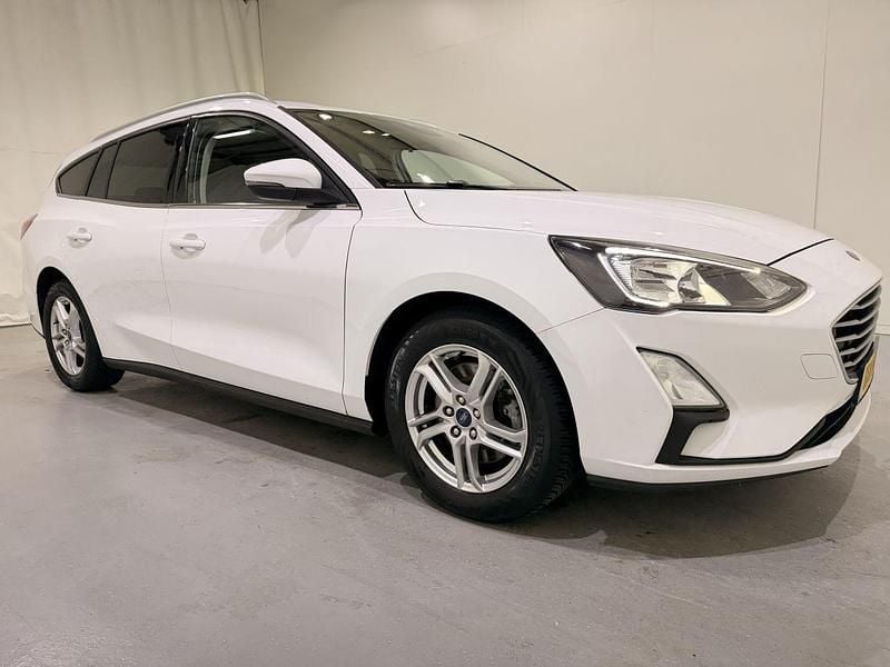 Wit Gebruikt 2020 Ford Focus Trend Stationwagen | € 6.600 (Super prijs) - Afbeelding 1/4