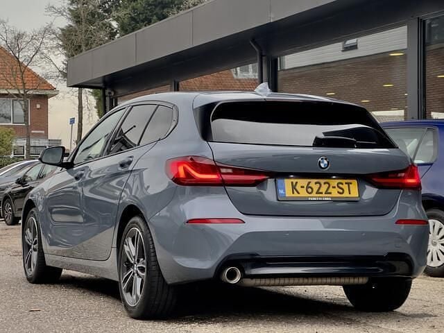 Occasion BMW 118 Executive 136 PK (100 kW) 2021 Grijs Hatchback